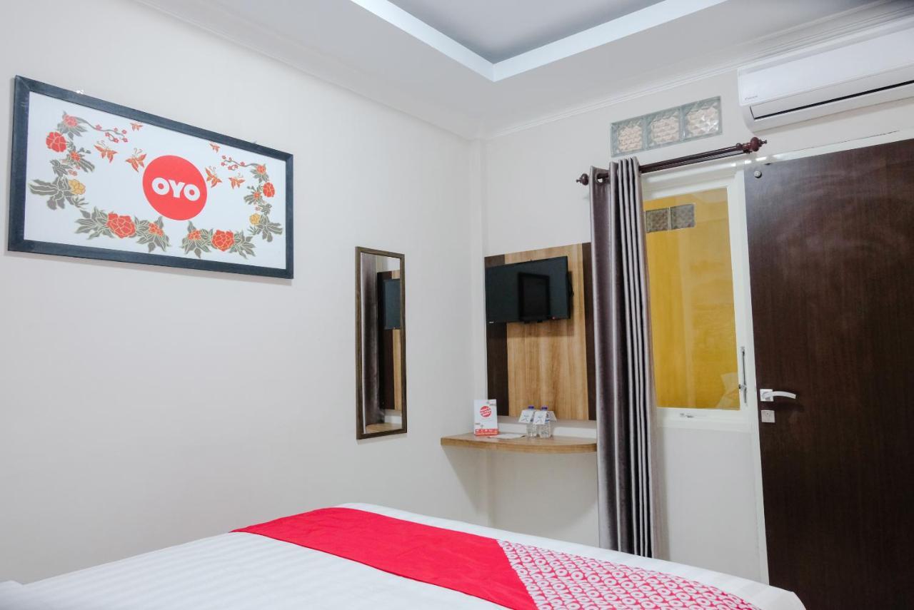 Noura Guest House Syariah Маланг Екстер'єр фото