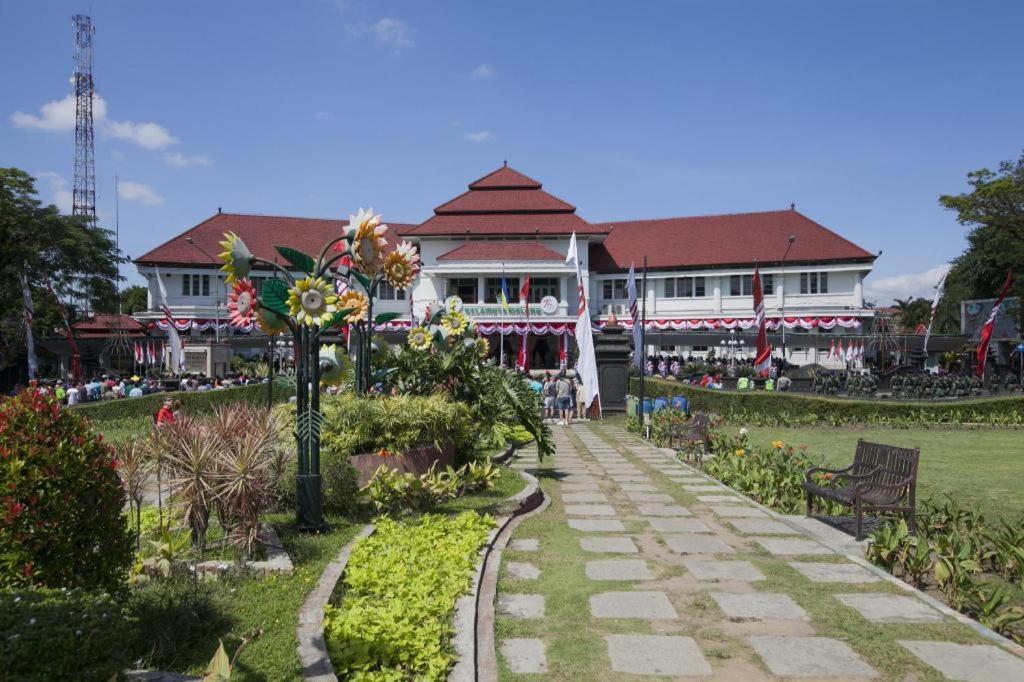 Noura Guest House Syariah Маланг Екстер'єр фото